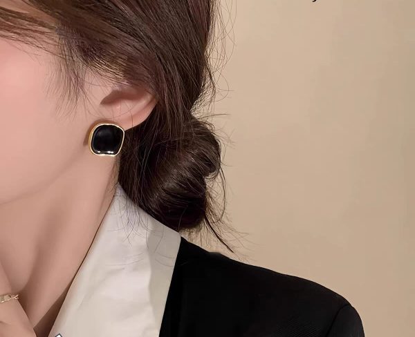 French Square Metallic Earrings – Vintage Geometric Studs
