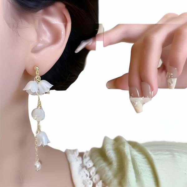 Pearl Korean Flower Earrings – Elegant White Floral Design